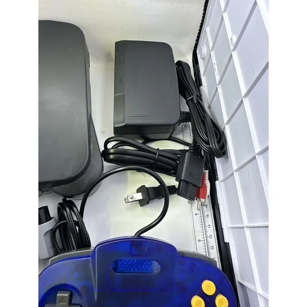 Nintendo 64 N64 Console Bundle w Controller Power Supply AV Cord 3 Games Retro